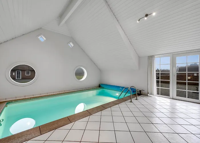 Large 14-person Pool House - 1004 *